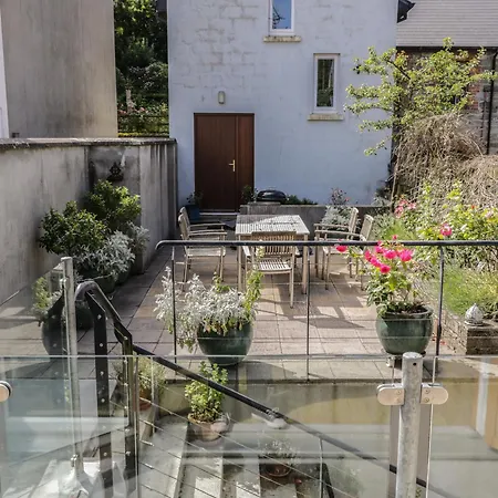 بيت للعطل The River House