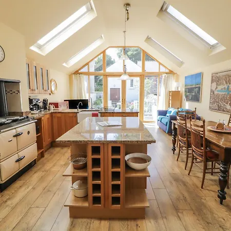 بيت للعطل The River House Ramelton