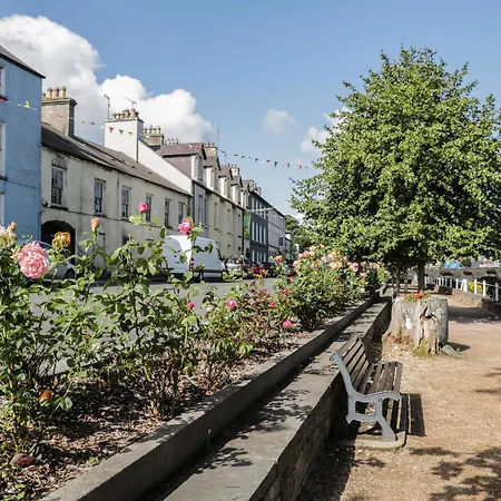 بيت للعطل The River House *