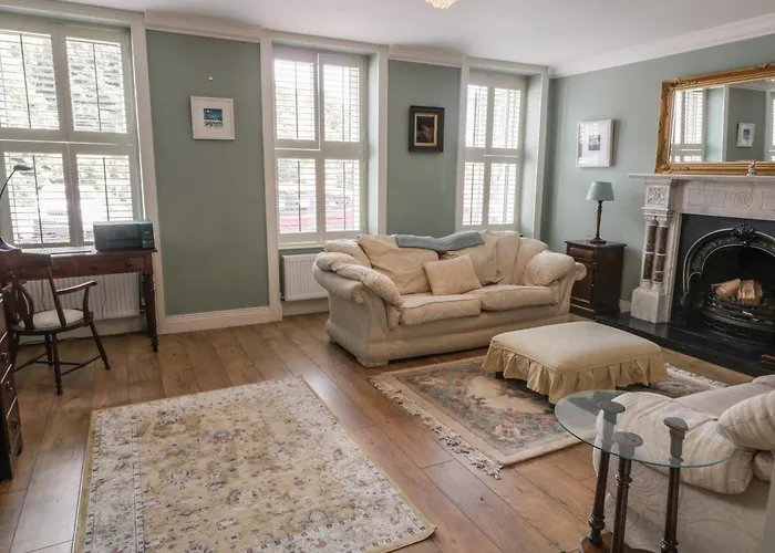 The River House Semesterbostad